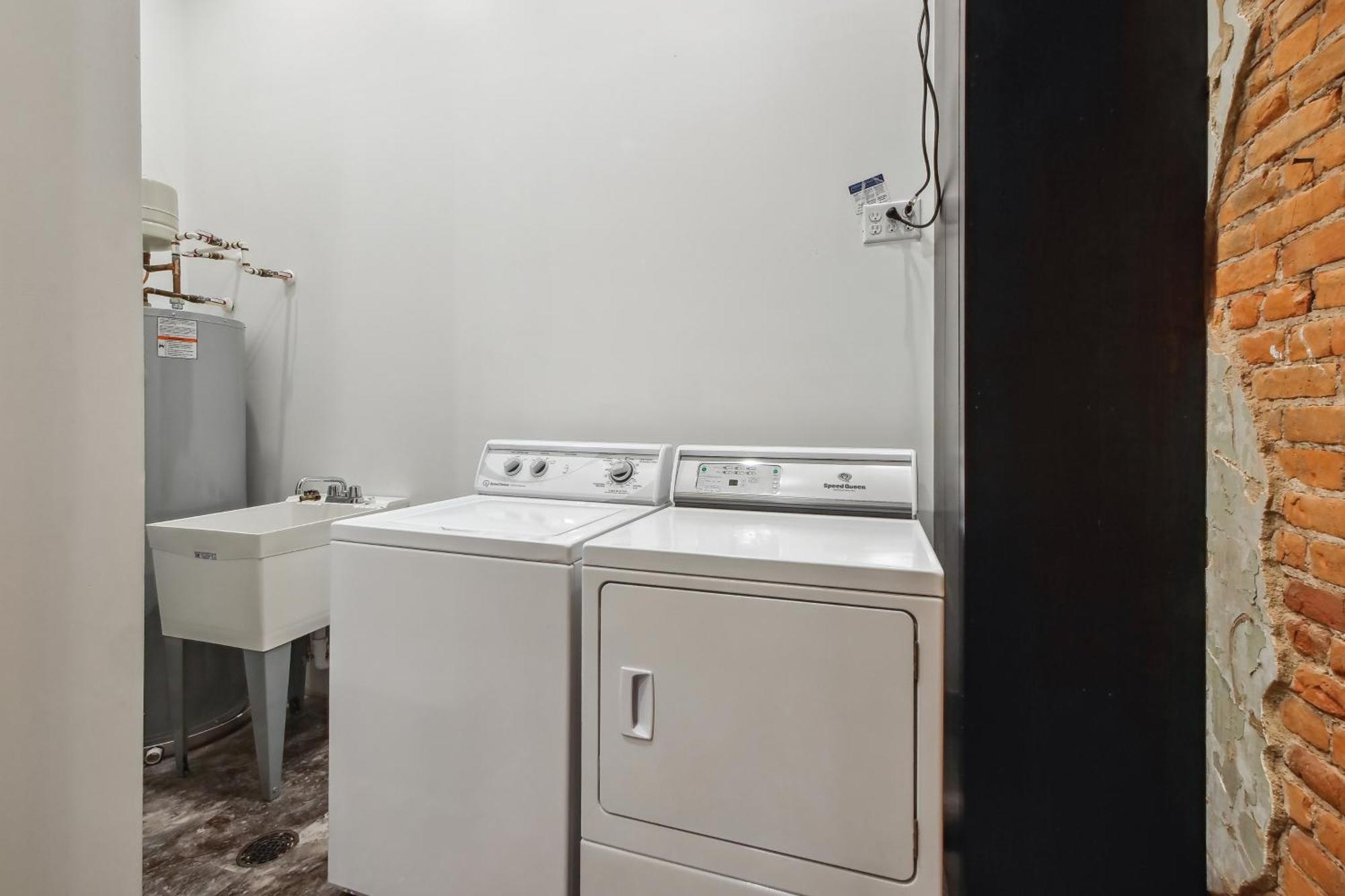 Sleek Millersburg Apartment In Downtown! Exterior photo